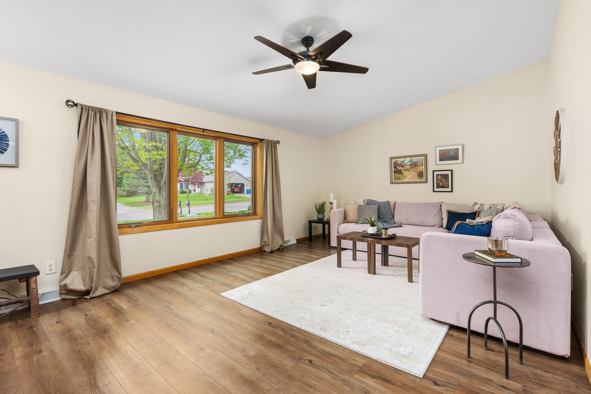 1111 Spruce Drive Baraboo, WI 53913 - Photo 5 of 33