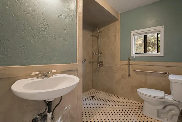 $339,000 | 498 East 8th Avenue, Chico, CA 95926