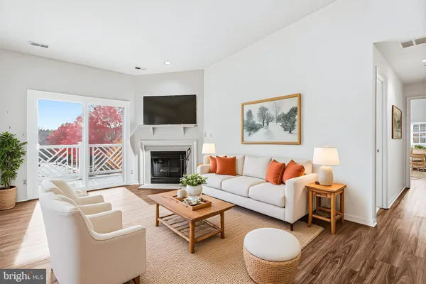 $344,900 | 10 Bandon Court, Unit 301, Lutherville-Timonium, MD 21093