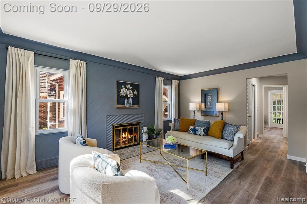 1544 Hampton Road Grosse Pointe Woods, MI 48236 - Photo 5 of 19 Gallery Image 5
