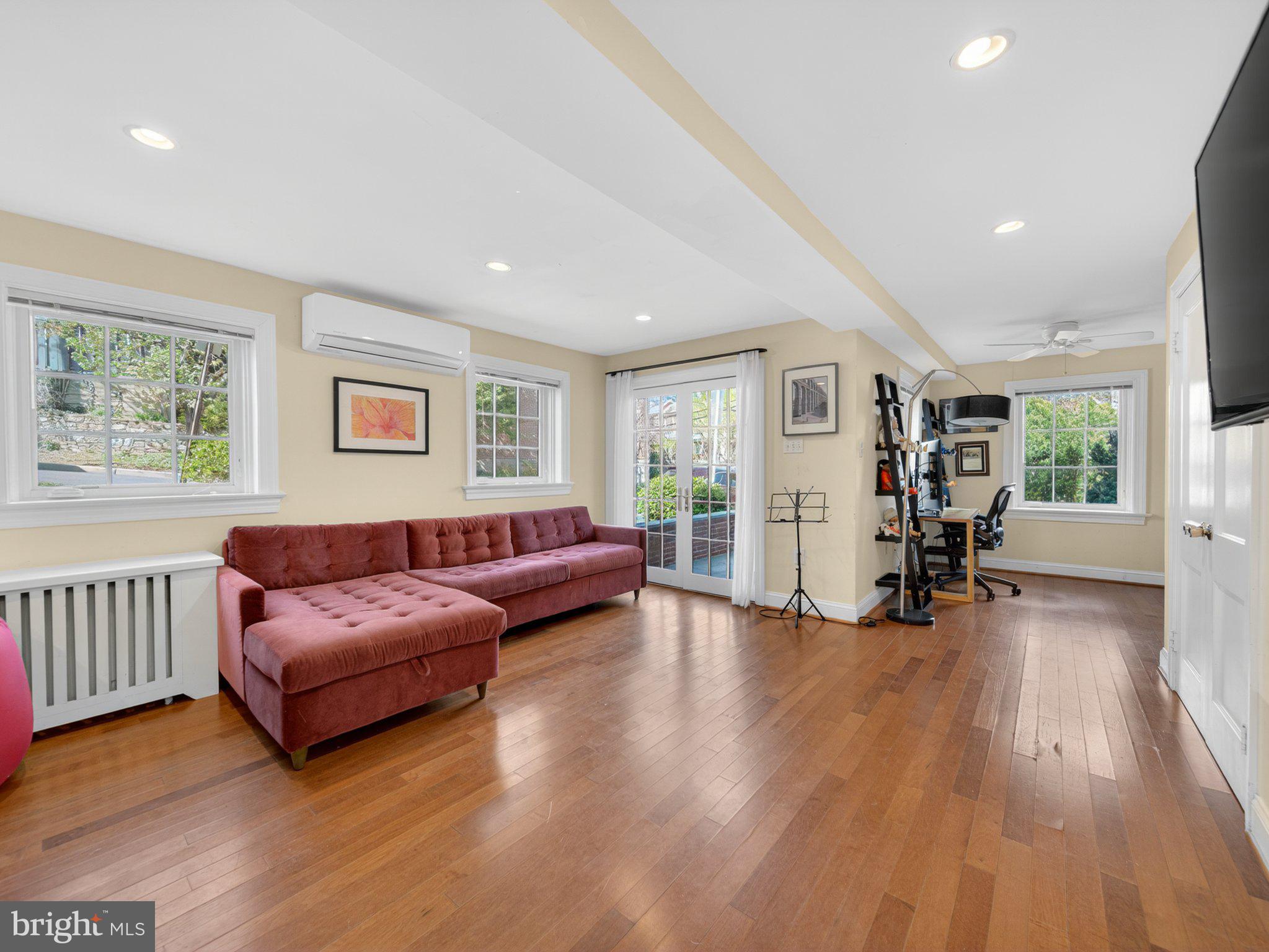 2119 Huidekoper Place Northwest Washington, DC 20007 - Photo 20 of 37 Bright and inviting open space.