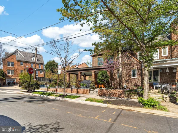 $1,420,000 | 2119 Huidekoper Place Northwest, Washington, DC 20007
