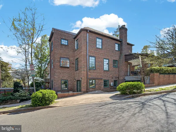 $1,420,000 | 2119 Huidekoper Place Northwest, Washington, DC 20007