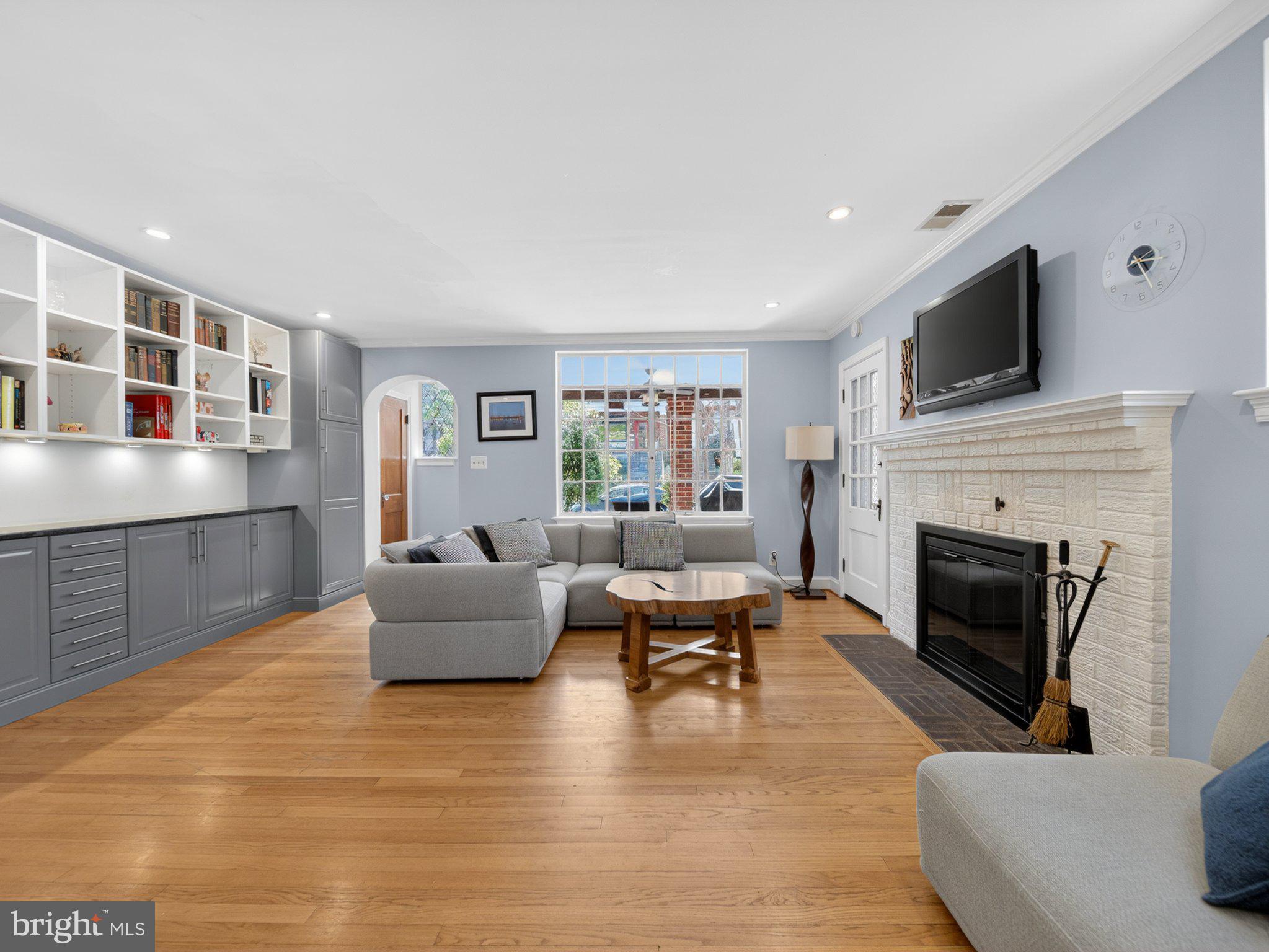 2119 Huidekoper Place Northwest Washington, DC 20007 - Photo 3 of 37 Bright and inviting living space.