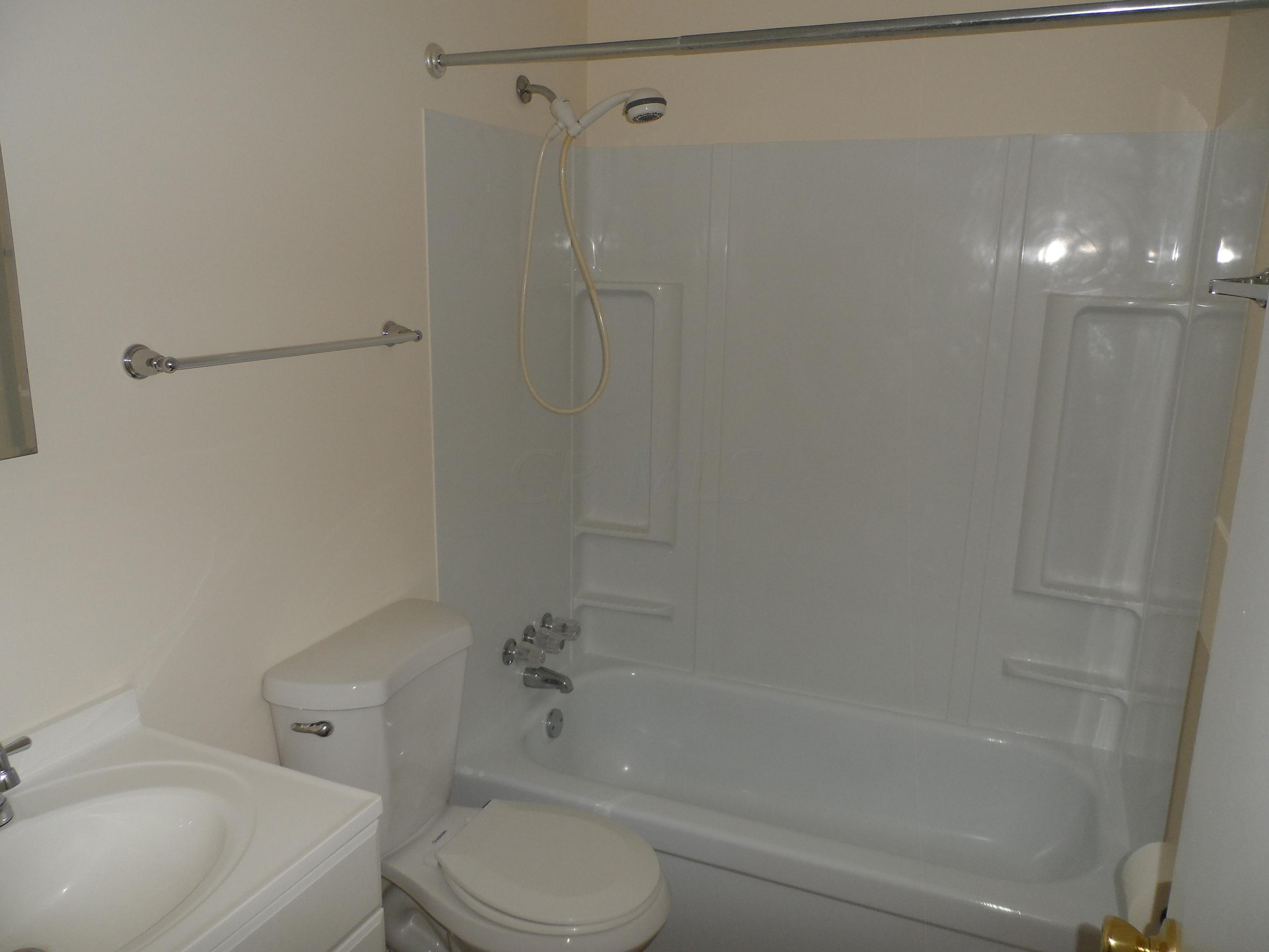 5691 Karl Road Columbus, OH 43229 - Photo 4 of 6 Gallery Image 4