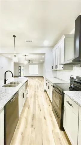 $685,000 | 4717 Calmont Avenue, Fort Worth, TX 76107