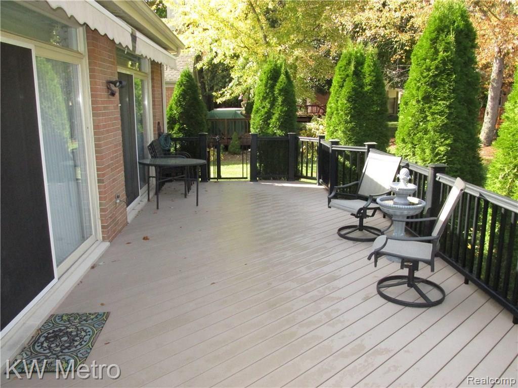 1104 Loncar Drive Rochester, MI 48307 - Photo 42 of 46 BackDeck2.JPG