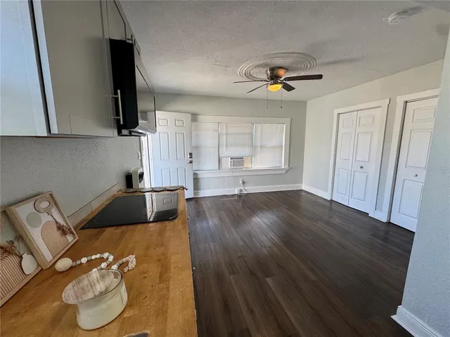 $1,550 | 3927 6th Street South, St. Petersburg, FL 33705