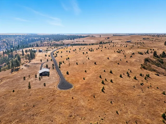 $200,000 | 35705 Arm View Lane North, Creston, WA 99117