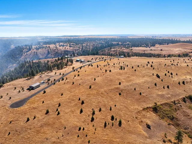 $200,000 | 35705 Arm View Lane North, Creston, WA 99117