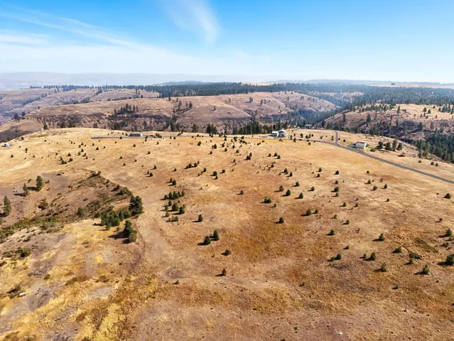 $200,000 | 35705 Arm View Lane North, Creston, WA 99117