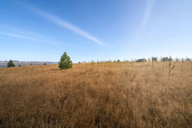 $200,000 | 35705 Arm View Lane North, Creston, WA 99117