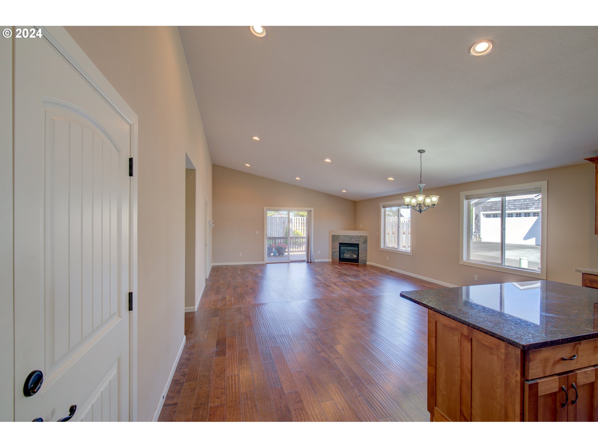 206 Pioneer Road Long Beach, WA 98631 - Photo 4 of 39 Gallery Image 4
