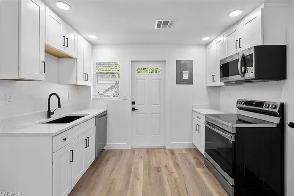 $2,000 | 1855 Danford Street, Unit A, Naples, FL 34112