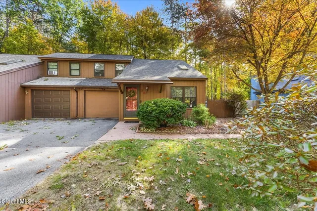 $279,000 | 78 Arrow Wood Place, Malta, NY 12020