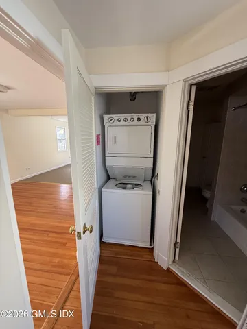 $3,000 | 72 Connecticut Avenue, Unit 2, Greenwich, CT 06830