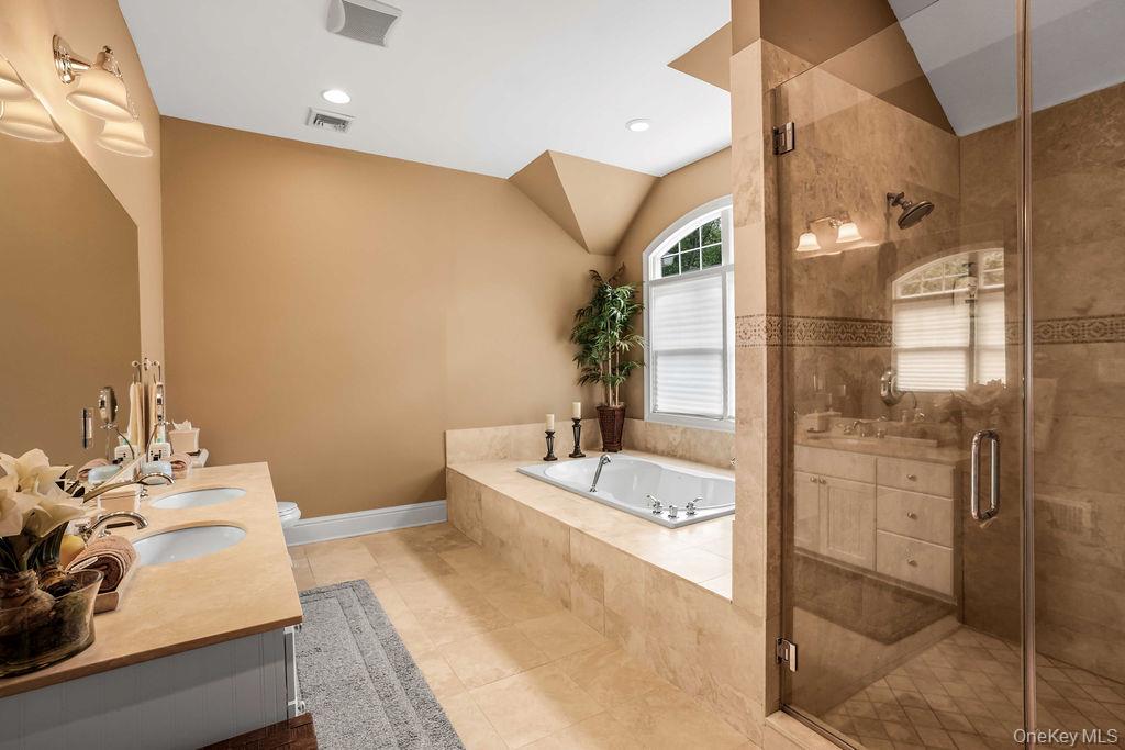 899 Harborview Road Oyster Bay, NY 11765 - Photo 13 of 30