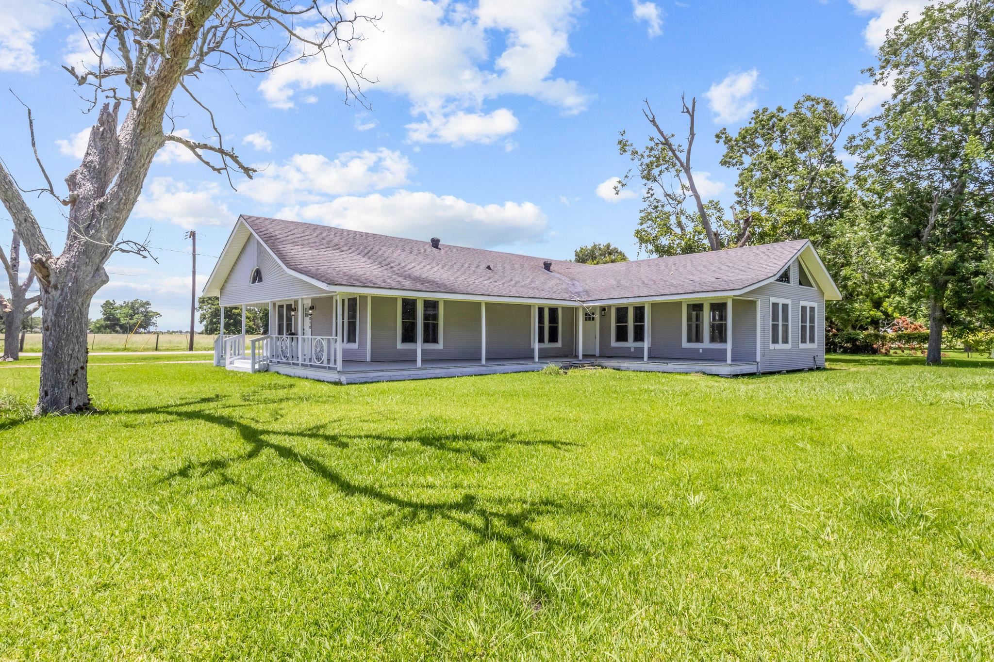 5010 Wilson Street Groves, TX 77619 - Photo 4 of 27