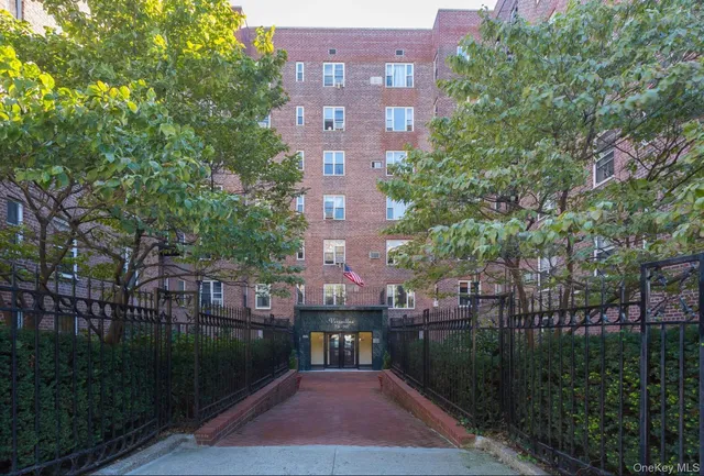 $297,000 | 76-10 34th Avenue, Unit 1O | Jackson Heights