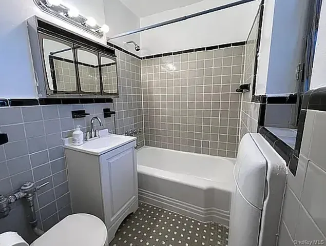 $297,000 | 76-10 34th Avenue, Unit 1O | Jackson Heights