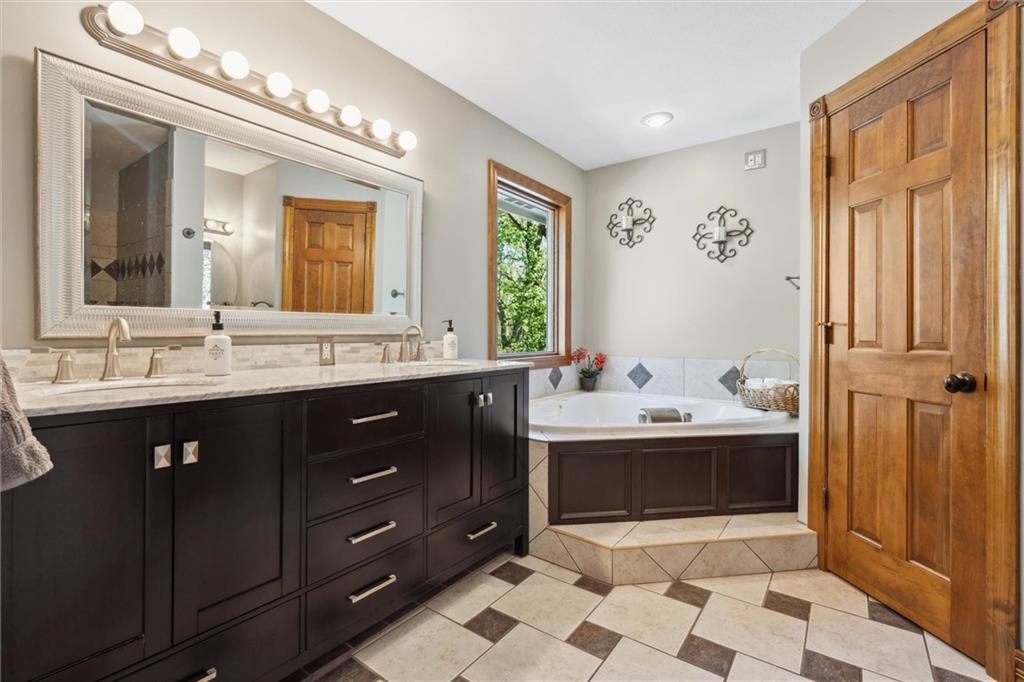 26208 Southwood Road Harrisonville, MO 64701 - Photo 20 of 59