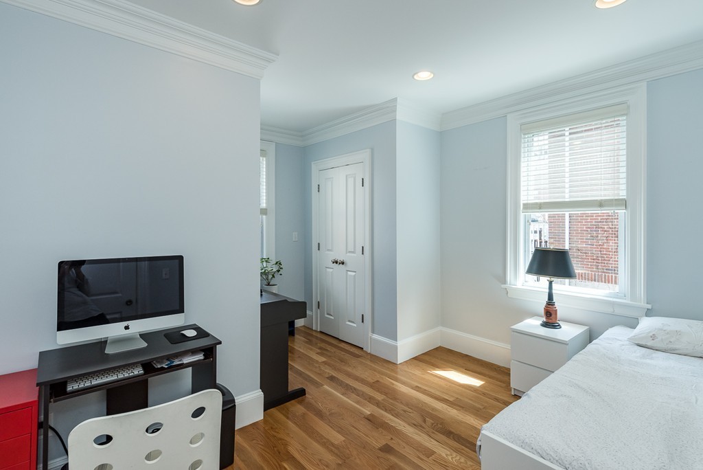11 Atherton Road, Unit 1 Brookline, MA 02446 - Photo 14 of 18 Gallery Image 14