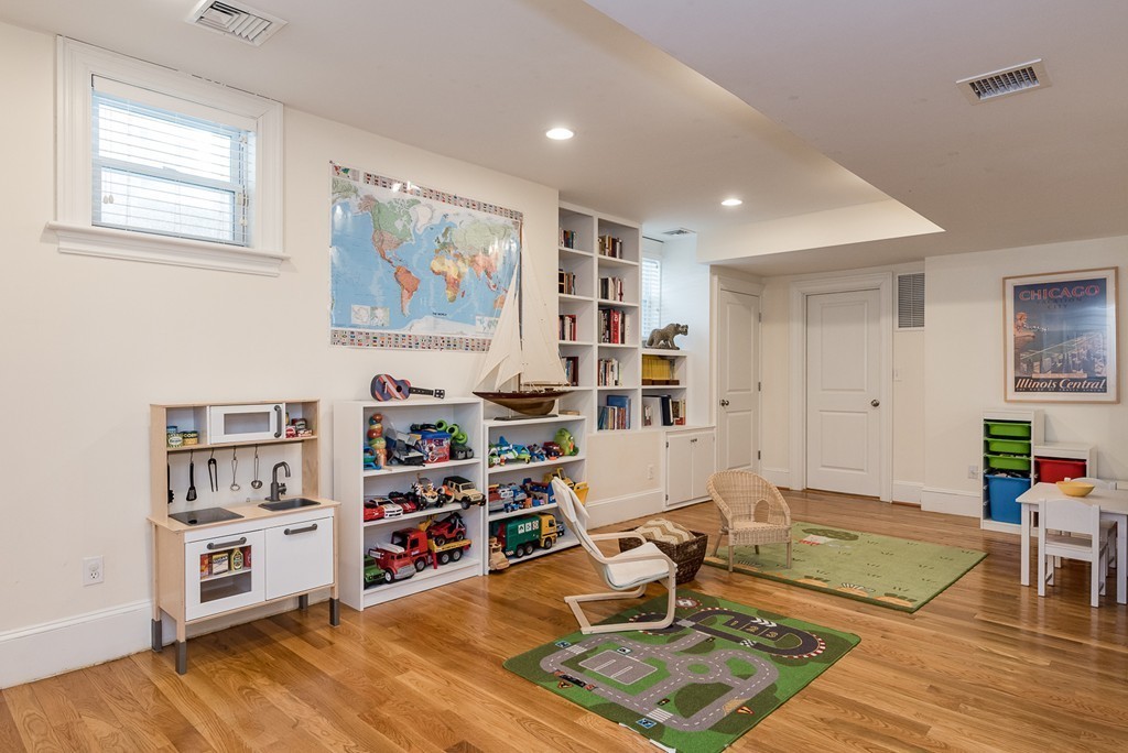 11 Atherton Road, Unit 1 Brookline, MA 02446 - Photo 16 of 18 Gallery Image 16