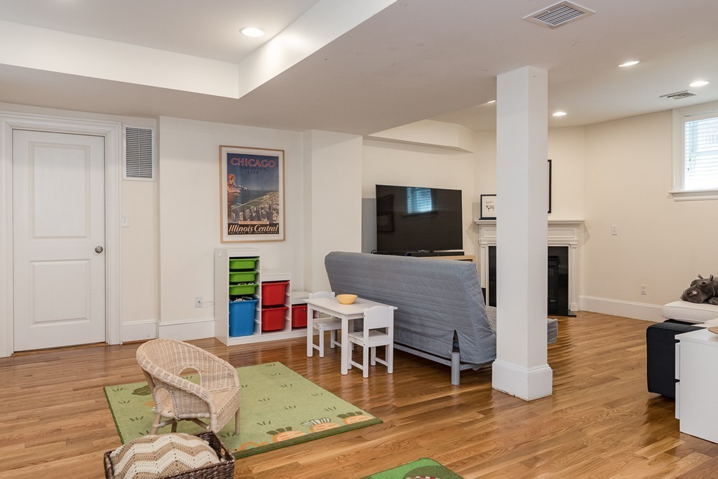 11 Atherton Road, Unit 1 Brookline, MA 02446 - Photo 17 of 18 Gallery Image 17