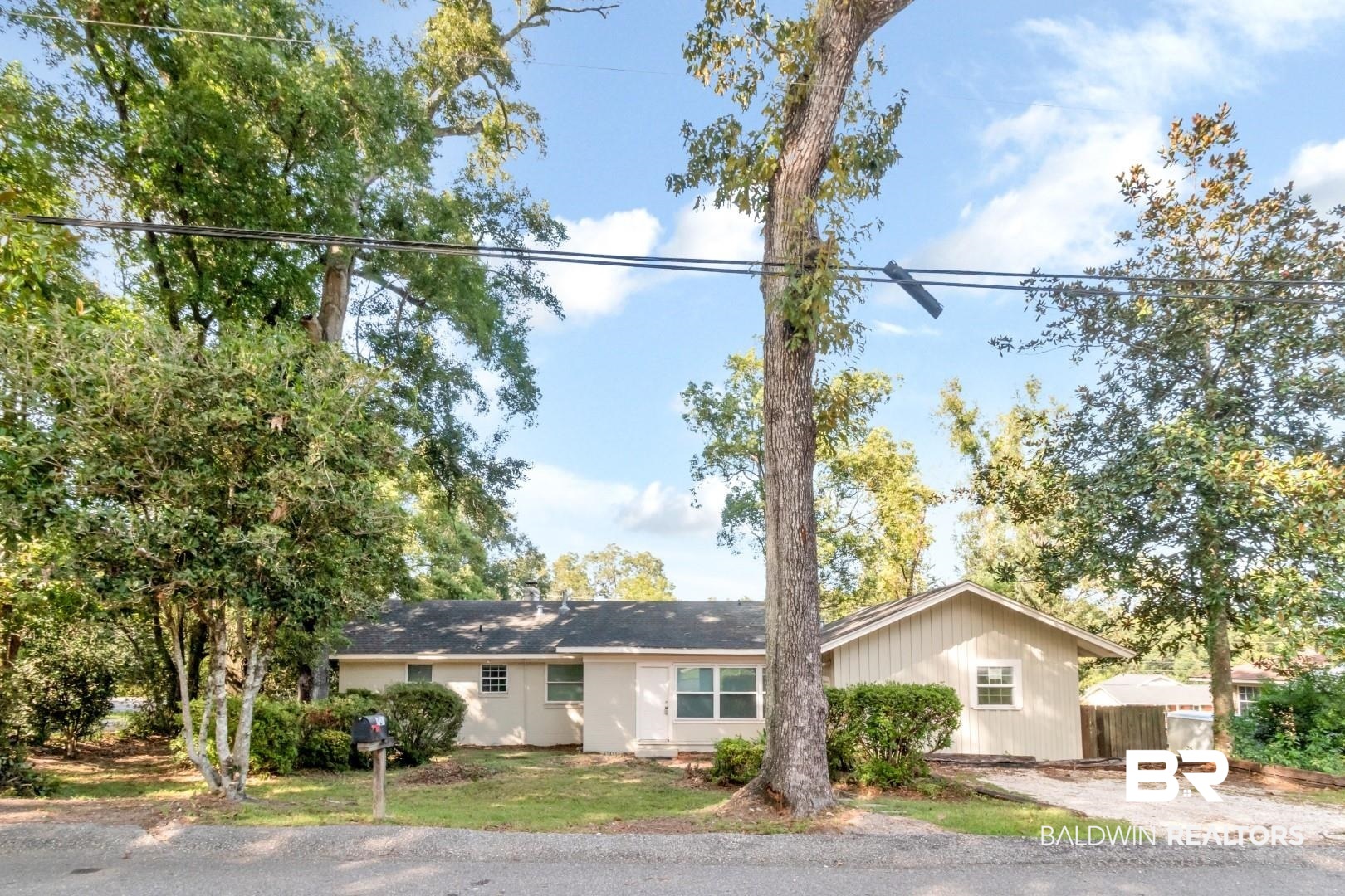 3521 Spring Hill Avenue Mobile, AL 36608 - Photo 4 of 27