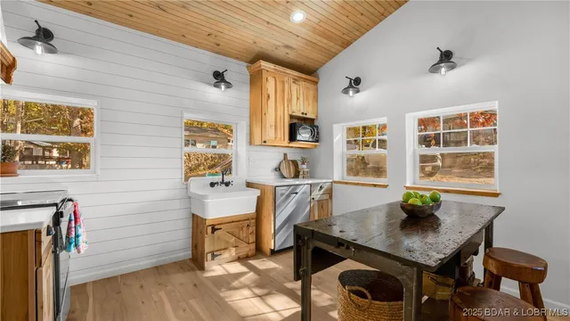 $315,000 | 4935 University Lane, Osage Beach, MO 65065