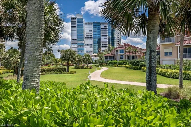 $980,000 | 4751 Gulf Shore Boulevard North, Unit 702, Naples, FL 34103