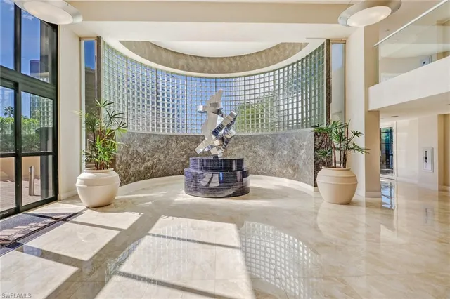 $980,000 | 4751 Gulf Shore Boulevard North, Unit 702, Naples, FL 34103