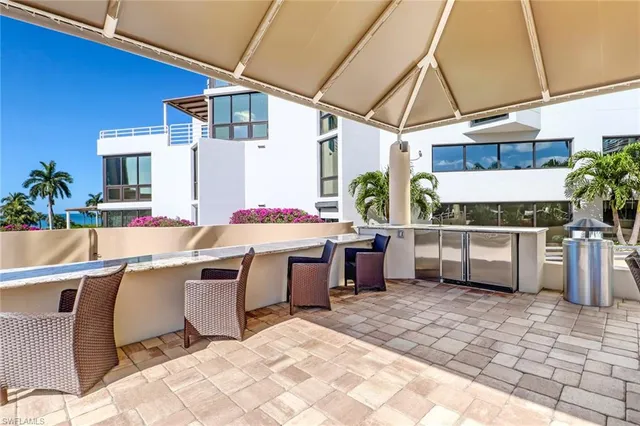 $980,000 | 4751 Gulf Shore Boulevard North, Unit 702, Naples, FL 34103