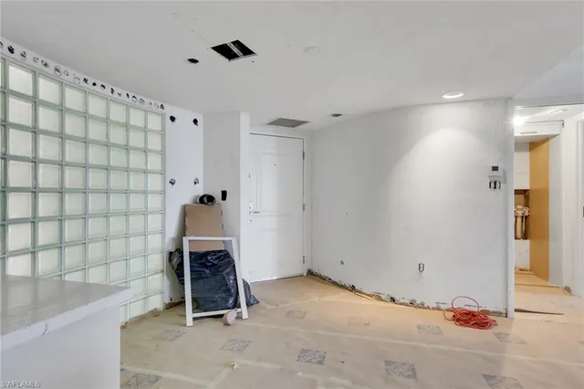 a view of utility room