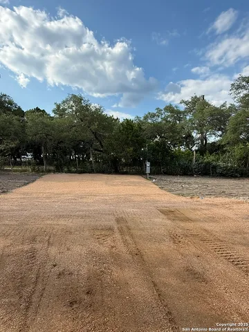 $400 | 8894 Farm To Market Road 1283, Lakehills, TX 78063