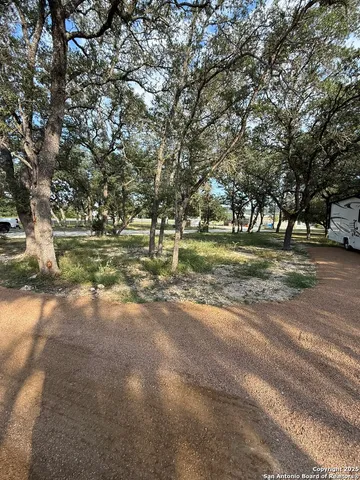 $400 | 8894 Farm To Market Road 1283, Lakehills, TX 78063