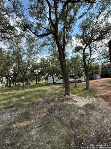 $400 | 8894 Farm To Market Road 1283, Lakehills, TX 78063