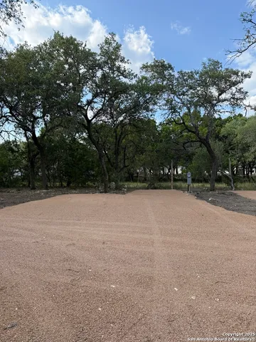 $400 | 8894 Farm To Market Road 1283, Lakehills, TX 78063