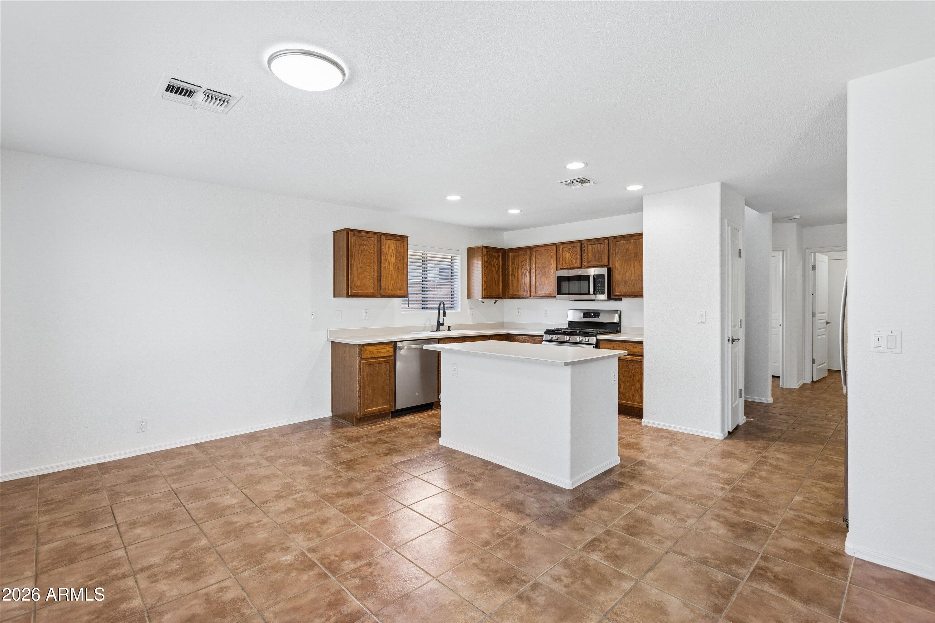 5120 East Via Dona Road Cave Creek, AZ 85331 - Photo 11 of 48 10-5120 E Via Dona Rd, Cave Creek, AZ 8