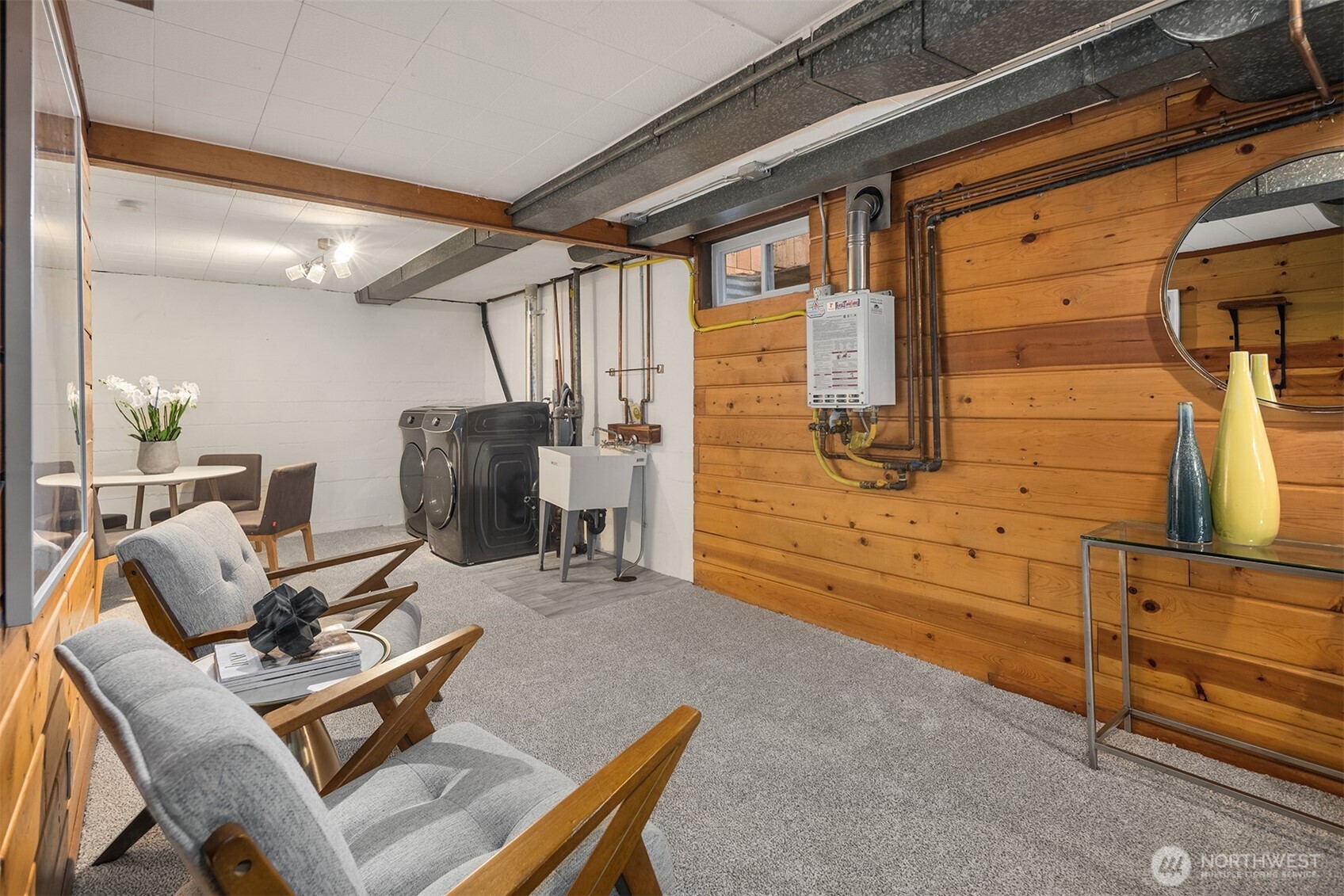 119 North 84th Street Seattle, WA 98103 - Photo 19 of 32 a living room with furniture