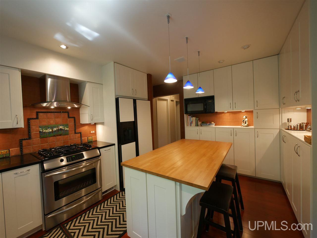 22198 Ridge Road Houghton, MI 49931 - Photo 5 of 36 Gallery Image 5