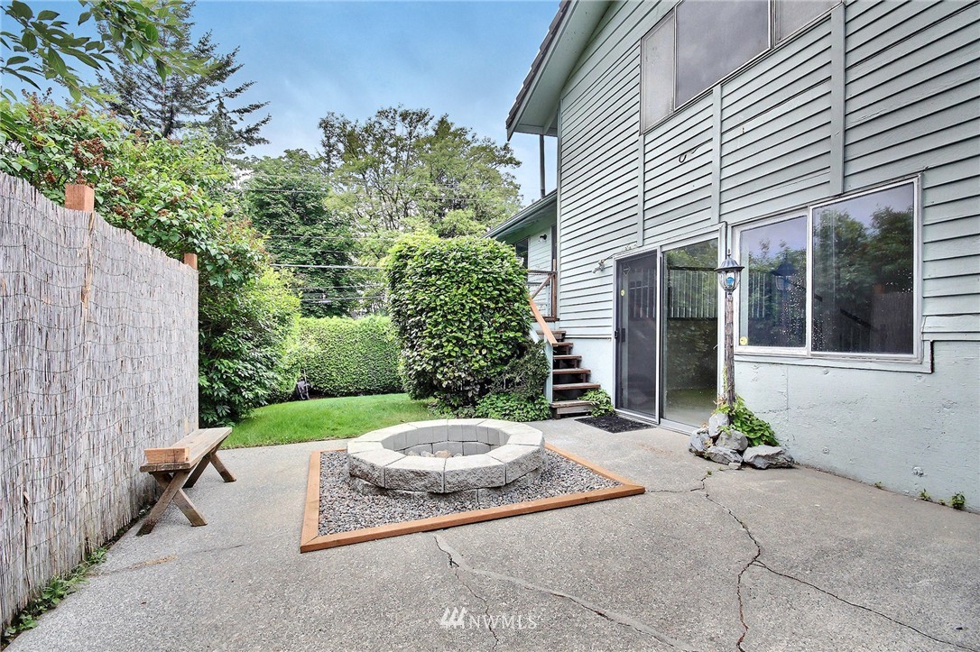 10403 Northeast 198th Street Bothell, WA 98011 - Photo 22 of 25 Gallery Image 22