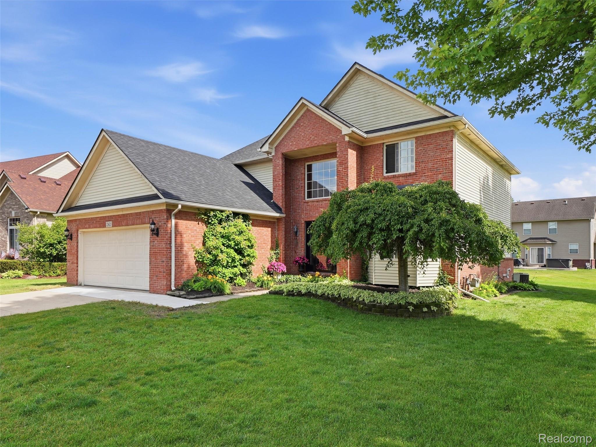 23621 Crescent Ridge Drive New Boston, MI 48164 - Photo 36 of 45 02-DSC00086.jpg