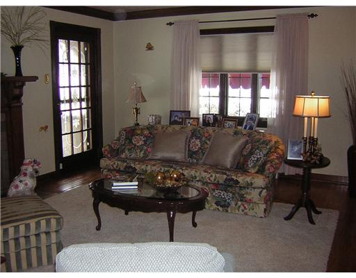 1311 Ridge Avenue Coraopolis, PA 15108 - Photo 3 of 13 Living Room.