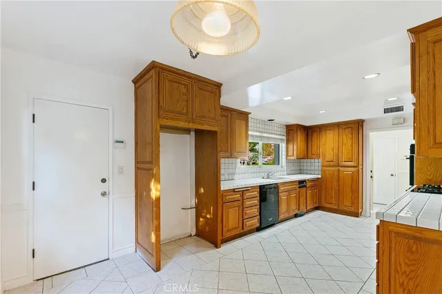 $999,000 | 22046 Parthenia Street, West Hills, CA 91304