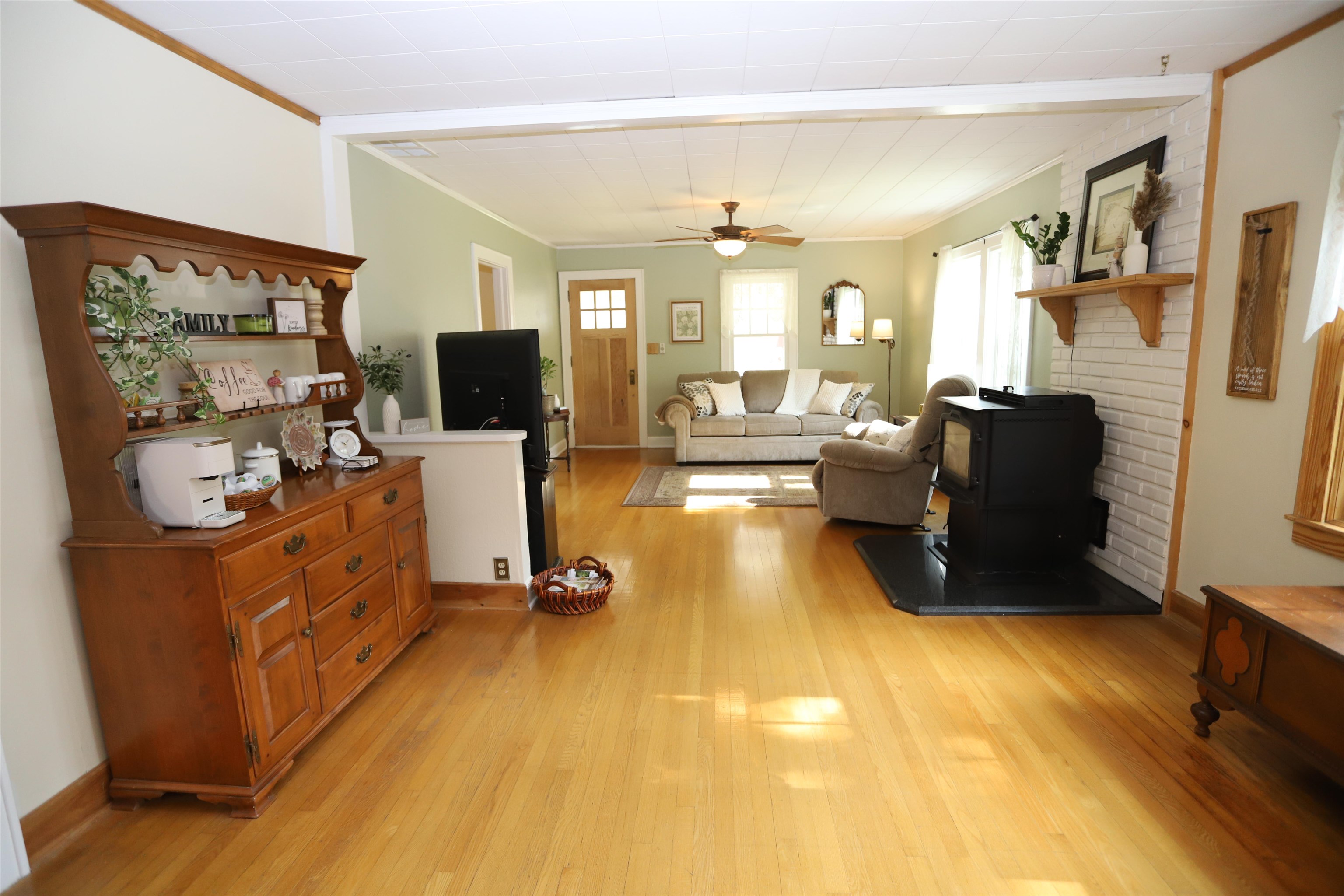 140 Valentine Avenue Derby, VT 05830 - Photo 16 of 46
