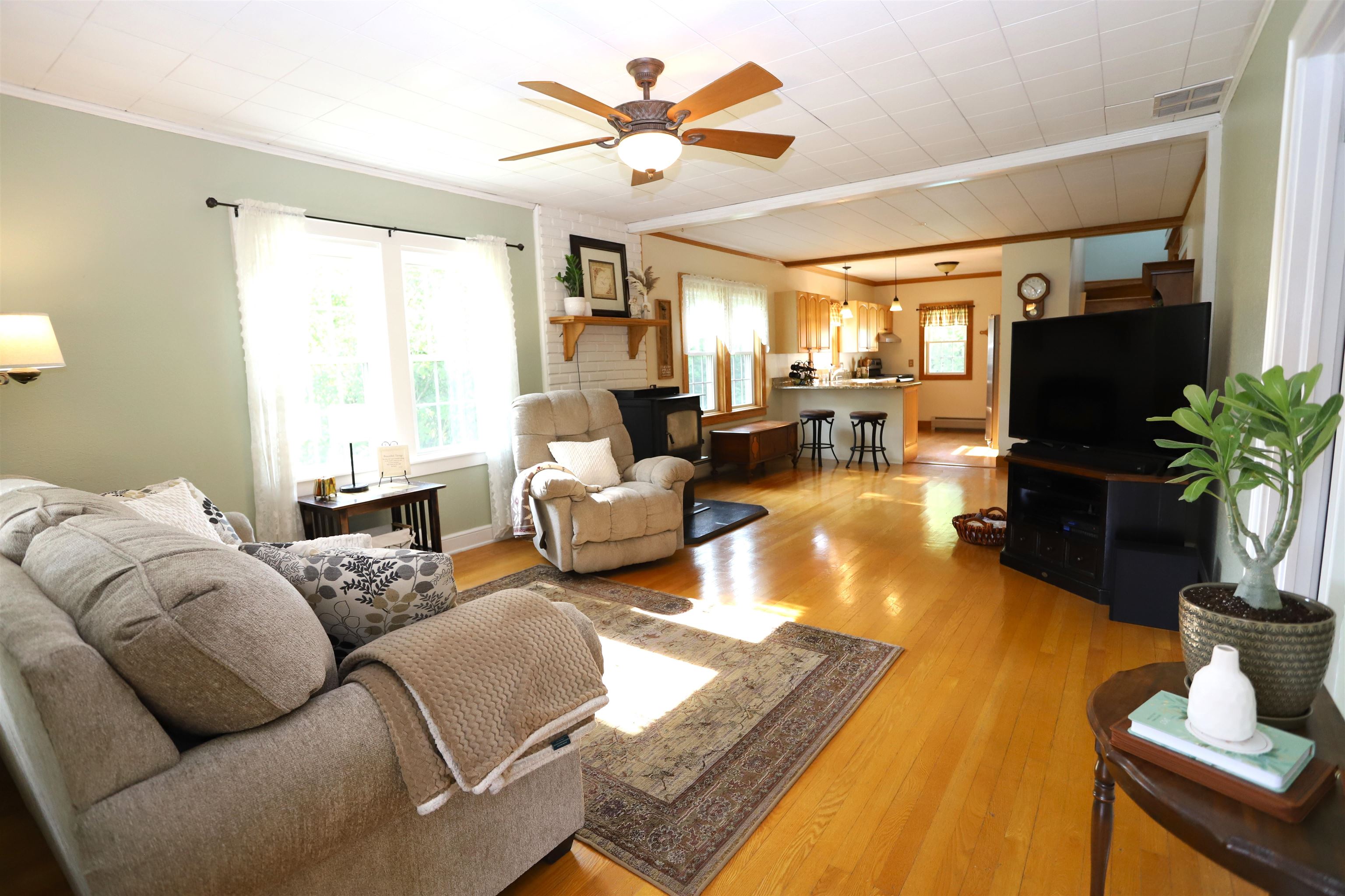 140 Valentine Avenue Derby, VT 05830 - Photo 19 of 46