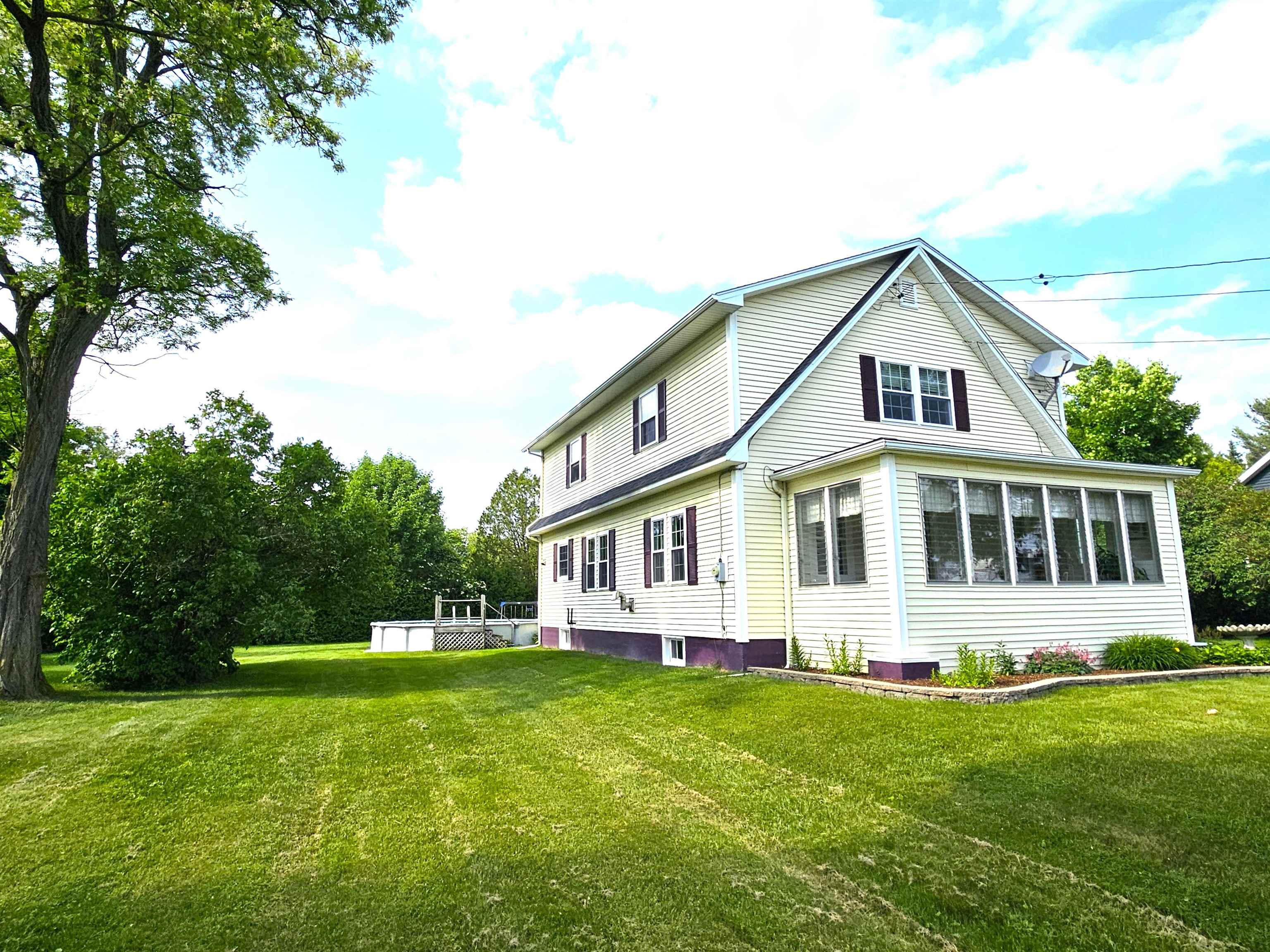 140 Valentine Avenue Derby, VT 05830 - Photo 3 of 46
