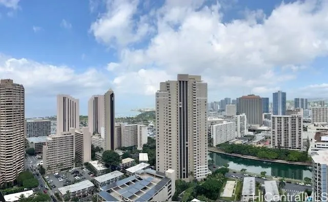 $2,900 | 411 Hobron Lane, Unit 3208, Honolulu, HI 96815