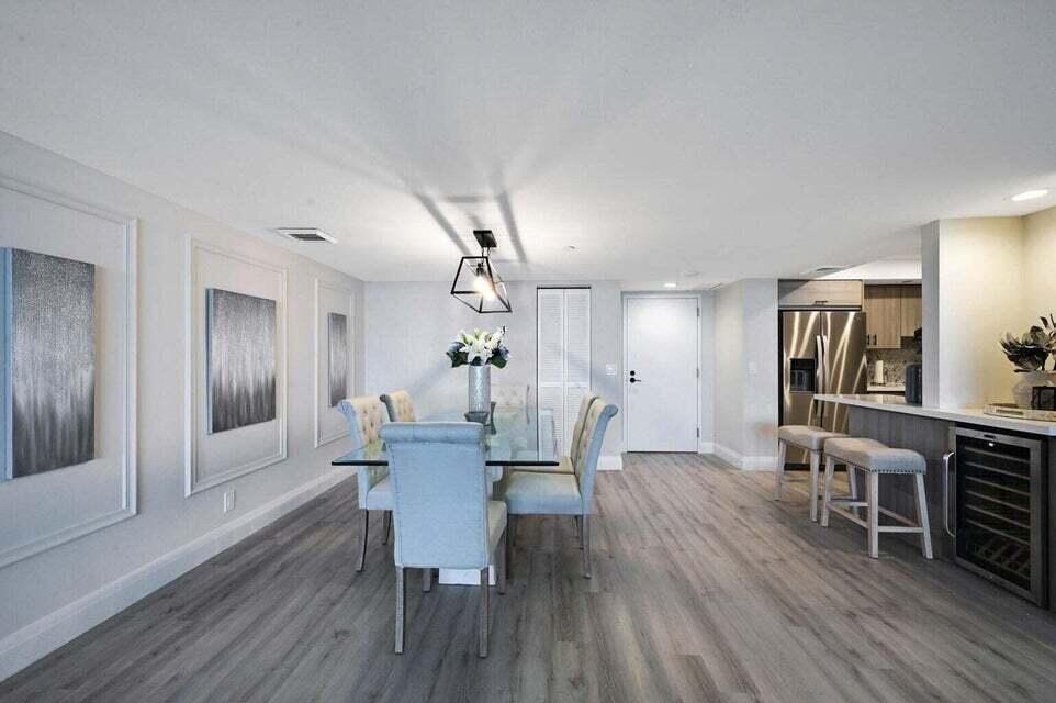 4201 North Ocean Boulevard, Unit 1605 Boca Raton, FL 33431 - Photo 12 of 35 Dining kitchen bar